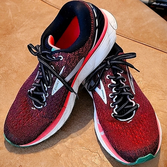 Brooks Ghost 11 Running Shoes - Picture 2 of 3